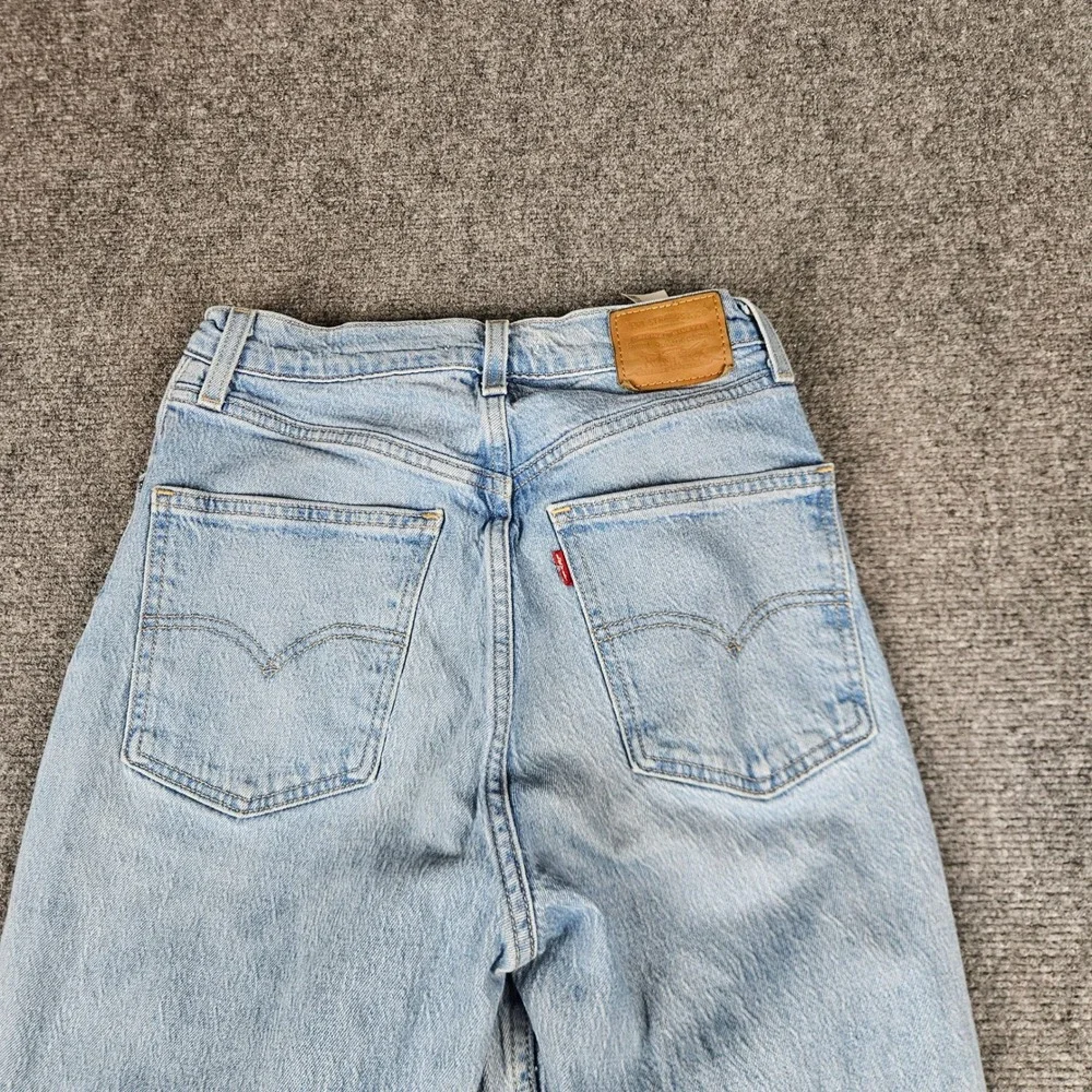 Levis Premium 70s High Slim Straight Jeans Light Wash Blue W27 L31 A0898-0019